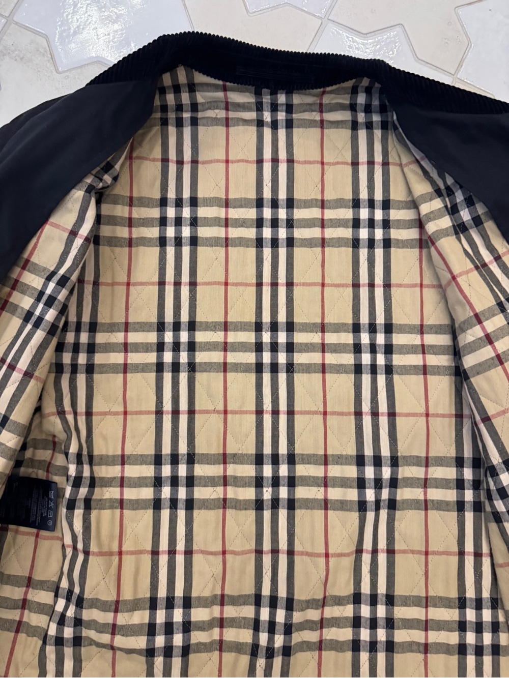 Burberry Quilted Jacket with Corduroy Collar - Picture 4 of 5